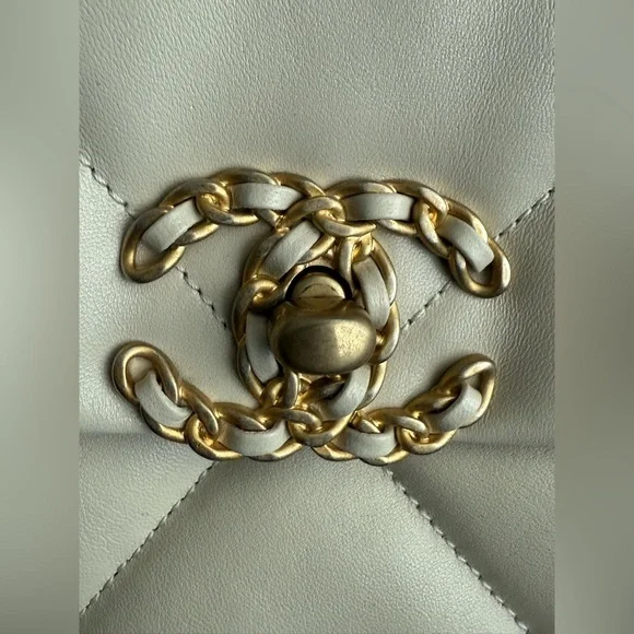 Chanel 19 Beige Bag NWT - Picture 14 of 14